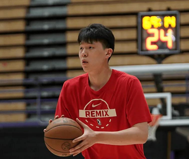 杨瀚森G联赛轰31分！奈何队友太独关键球无球权，防守被点需总结